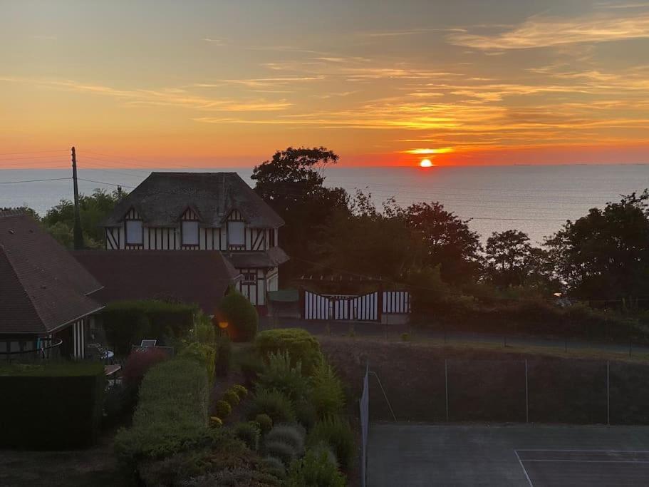 Appart Lumineux Avec Vue Sur Mer A 180 Degres Διαμέρισμα Trouville-sur-Mer Εξωτερικό φωτογραφία
