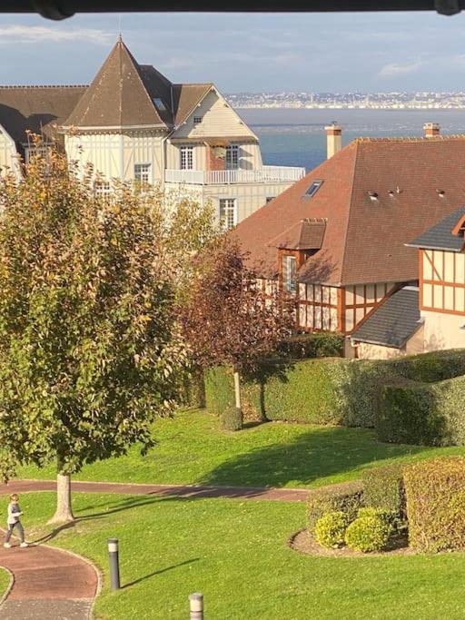Appart Lumineux Avec Vue Sur Mer A 180 Degres Διαμέρισμα Trouville-sur-Mer Εξωτερικό φωτογραφία